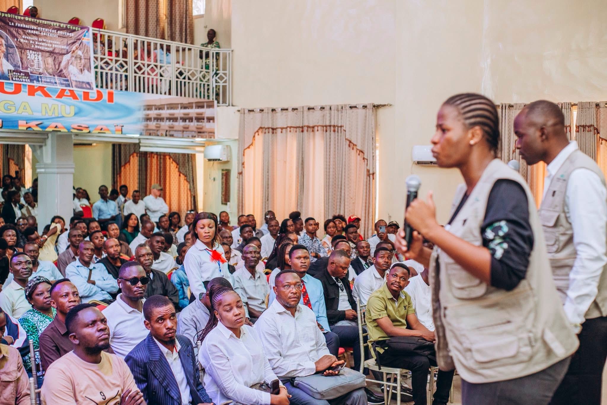 Photo 2 — Conférence jeunesse à Mbuji-Mayi : 100+ entrepreneurs financés