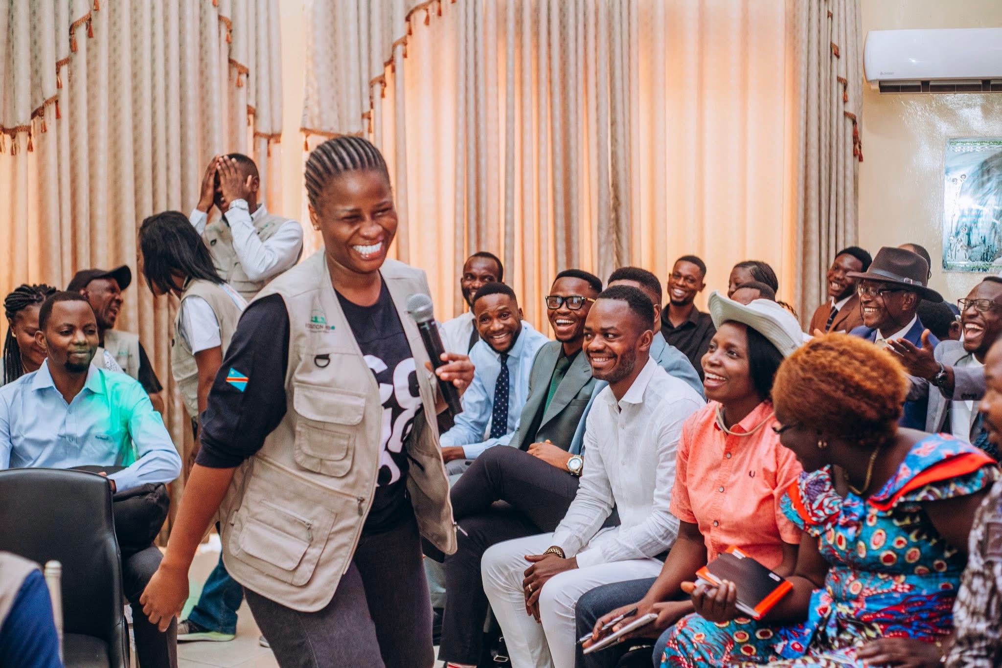 Photo 4 — Conférence jeunesse à Mbuji-Mayi : 100+ entrepreneurs financés